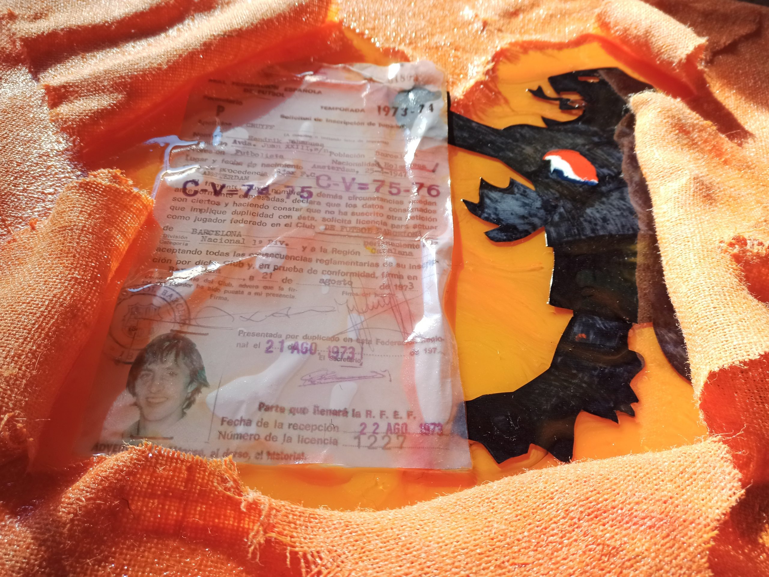 ORANGE BLACK LION - CLOSE